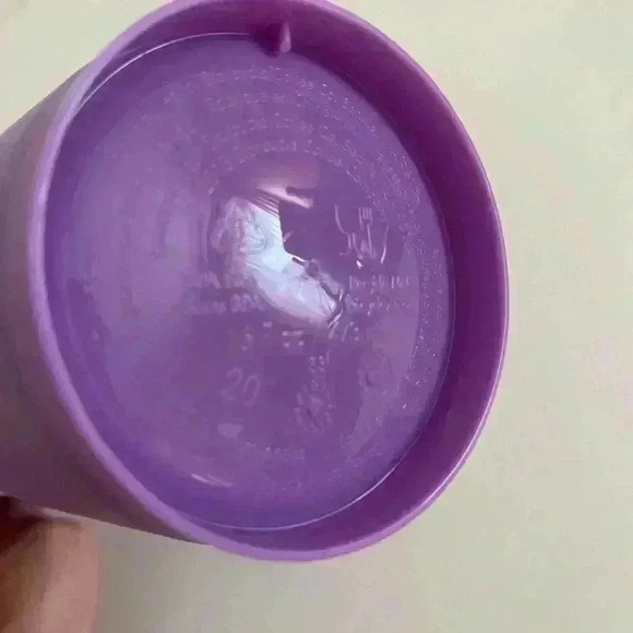 Starbucks 2013 Valentine’s Day Grande Reusable Cup Lilac Red Pink 16 oz - Picture 5 of 6